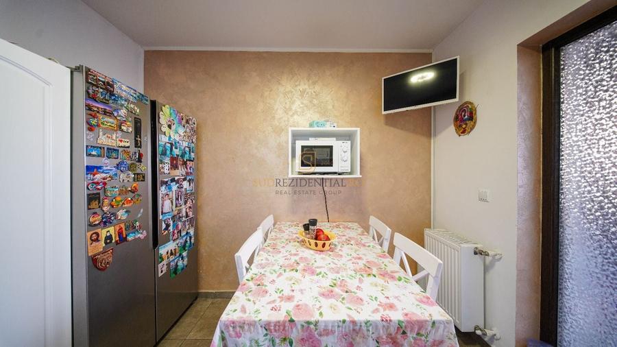 Apartament cu 3 camere decomandat în Metalurgiei