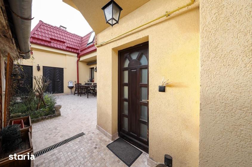 Casă cu 8 camere cu Teren 164 Mp în Bartolomeu