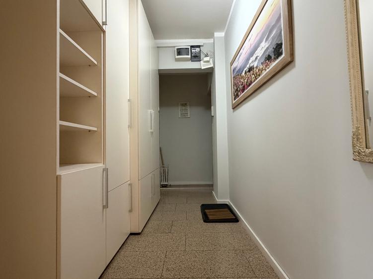 Apartament cu 3 camere semidecomandat în Olimpia-Stadion