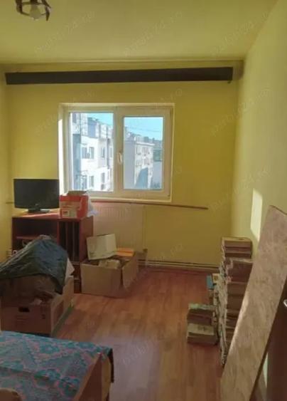 Apartament cu 3 camere decomandat în Unirii Sud