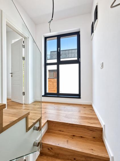 Duplex cu 4 camere cu Canalizare în Străulești