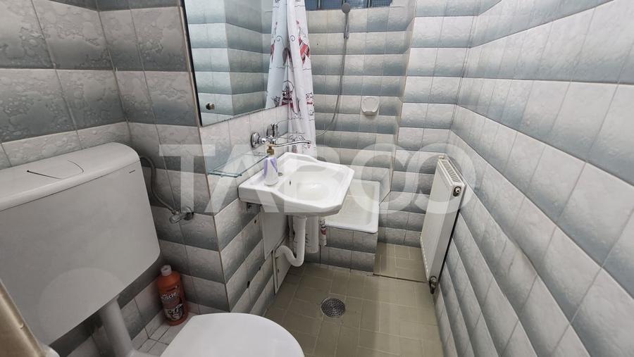 Apartament cu 3 camere decomandat, mobilat în Central
