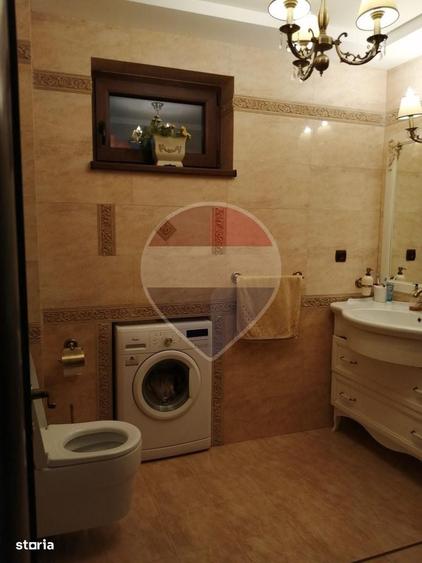 Casă cu 4 camere în Trăisteni