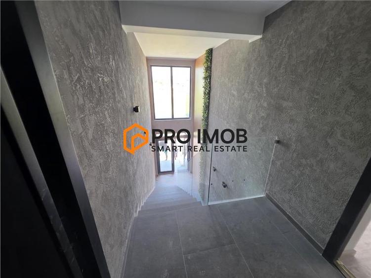 Apartament cu 5 camere decomandat în Câmpineanca