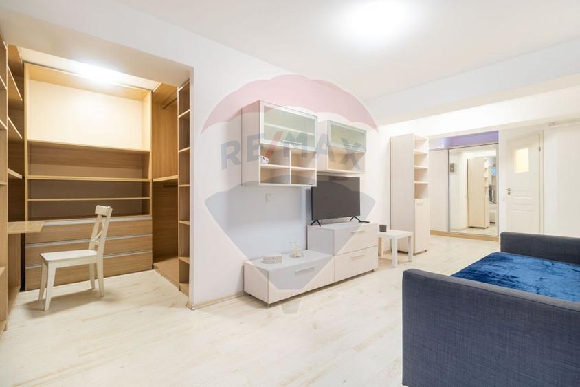 Apartament cu 2 camere semidecomandat, mobilat în Văcăresti