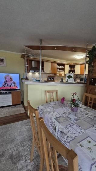 Casă individuală cu 5 camere cu Canalizare în Aurel Vlaicu