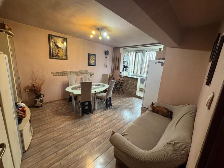Apartament cu 3 camere în Cordău