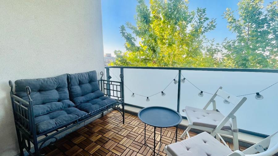 Apartament cu 2 camere semidecomandat, mobilat în Central