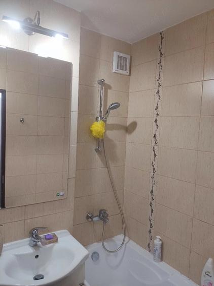 Proprietar. Inchiriez apartament 2 camere decomandat | Podu Ro? - Pia?a Nicolina - 3