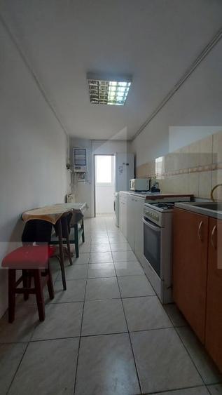 Apartament cu 3 camere decomandat, mobilat în Gării