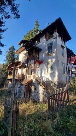 Casă individuală cu 10 camere cu Teren 996 Mp în Predeal