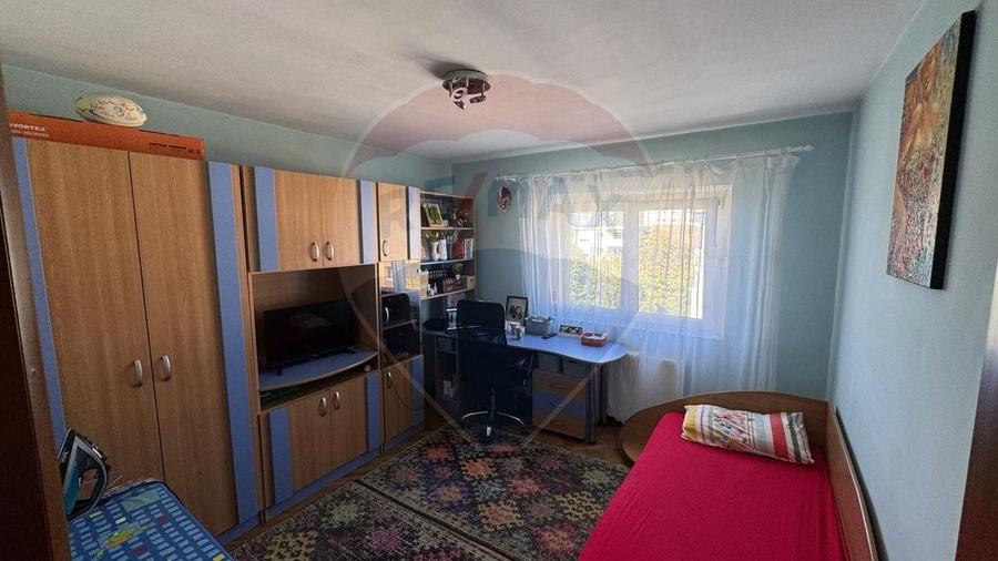 Apartament cu 3 camere decomandat, mobilat în Ultracentral