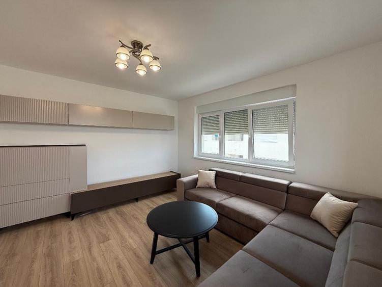 Apartament cu 3 camere în Cetate