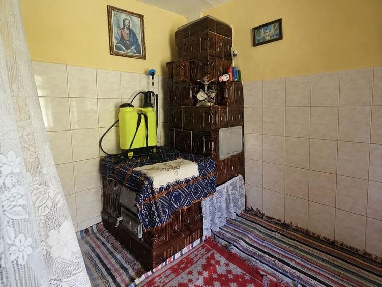 Casă cu 3 camere în Ferestrău-Oituz