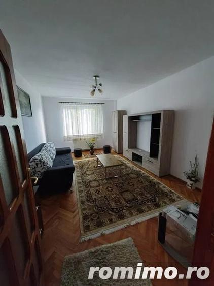 Apartament cu 3 camere decomandat în Tudor