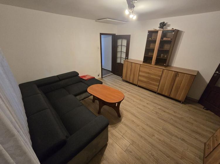 Apartament cu 2 camere semidecomandat, mobilat în Girocului