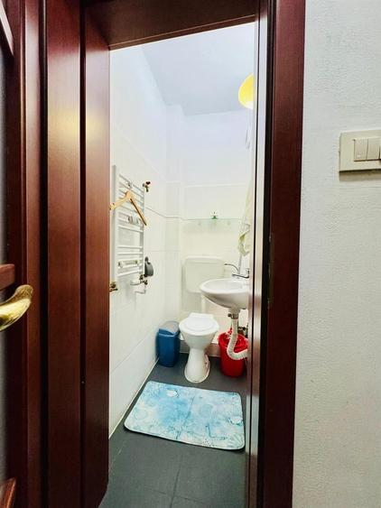 Apartament cu 3 camere decomandat, mobilat în Dacia