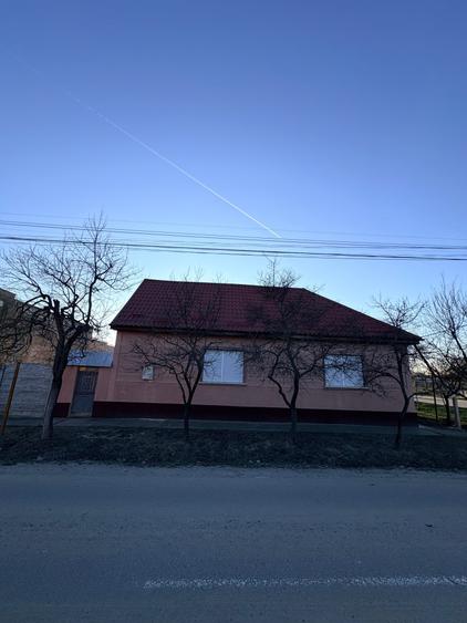 Casă cu 4 camere cu Teren 711 Mp în Ghiroda