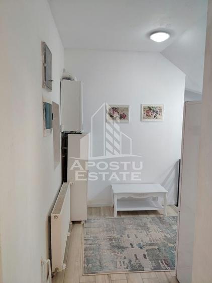 Apartament cu 4 camere semidecomandat, mobilat în Bălcescu