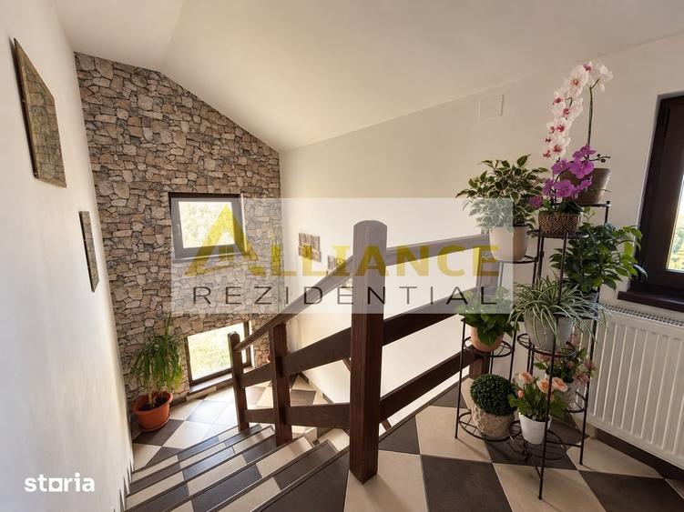Casă cu 5 camere cu Teren 478 Mp în Central
