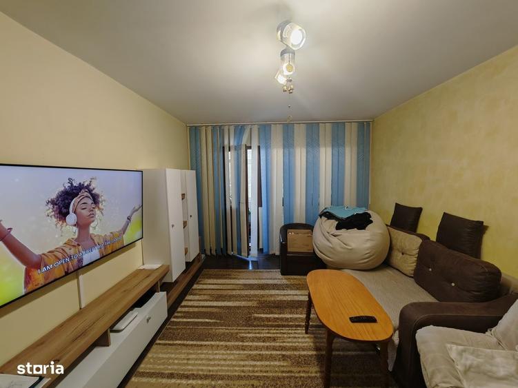Apartament cu 3 camere decomandat în Cornișa