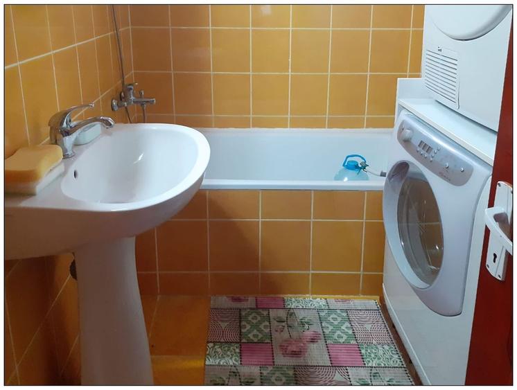 Casă individuală cu 8 camere cu Canalizare în Bran