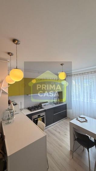 Apartament cu 3 camere semidecomandat în Ultracentral