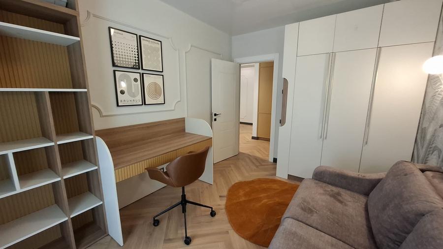 Apartament cu 3 camere decomandat în Pipera