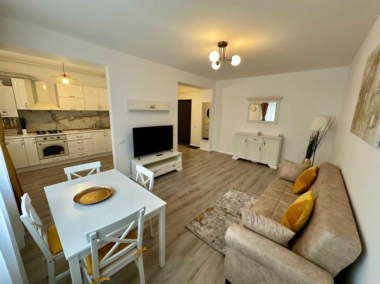 Apartament cu 2 camere decomandat în 1 Decembrie