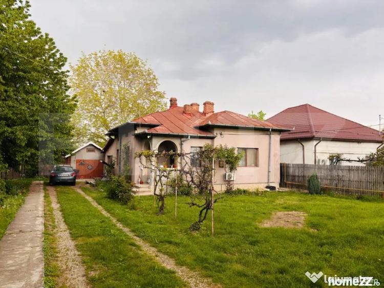 Casă cu 4 camere cu Teren 2700 Mp în Central