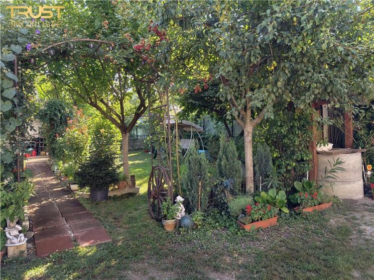 Casă cu 8 camere cu Teren 560 Mp în Someșeni
