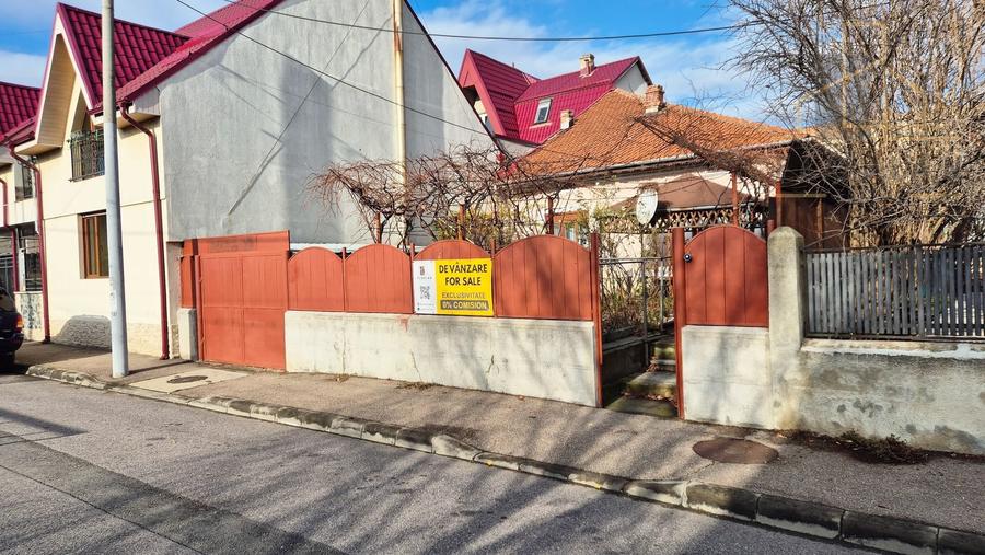 Casă cu 3 camere cu Canalizare în Central