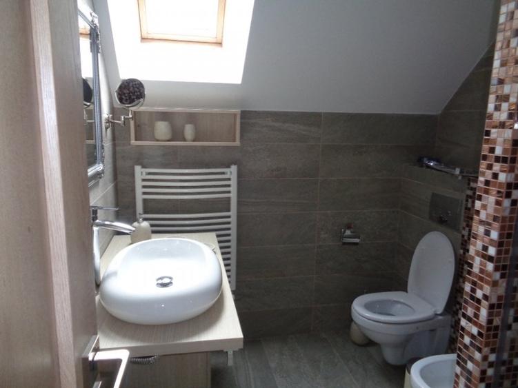Apartament cu 4 camere decomandat în Gheorghe Doja