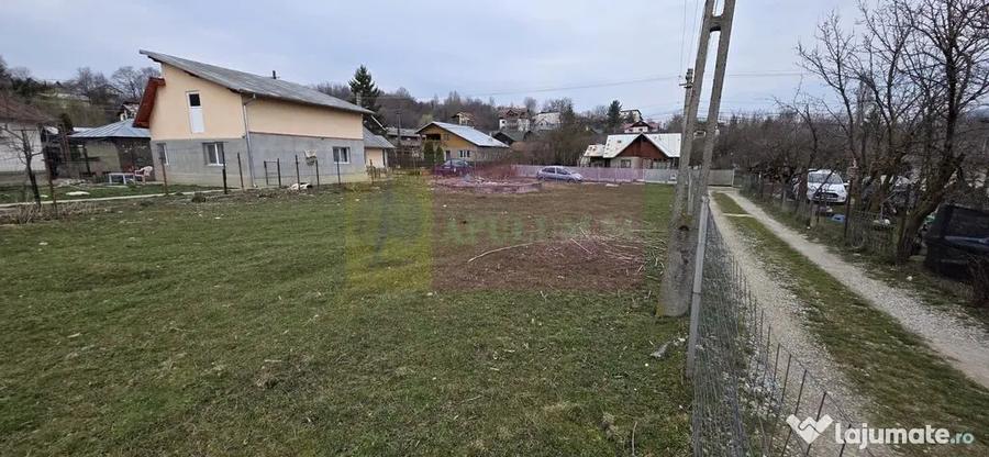 Teren de 617 mp, în Lac de Verde
