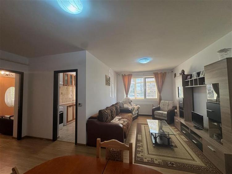 Apartament cu 2 camere nedecomandat, mobilat în Aeroport