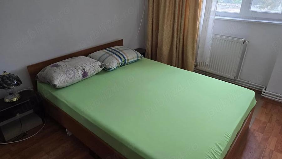 Apartament cu 3 camere decomandat în B-dul București