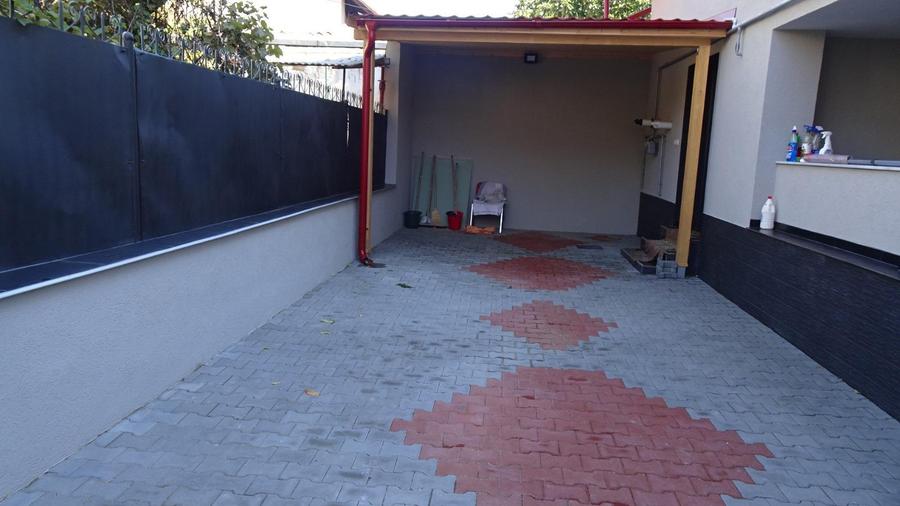Duplex cu 3 camere cu Canalizare în Ultracentral