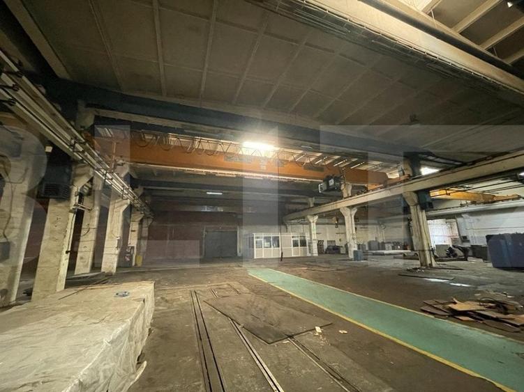 Spațiu industrial, de 1,400 mp, în Iris