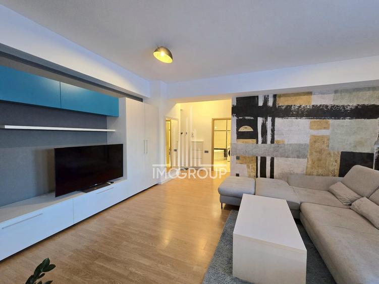 Apartament cu 2 camere semidecomandat, mobilat în Central