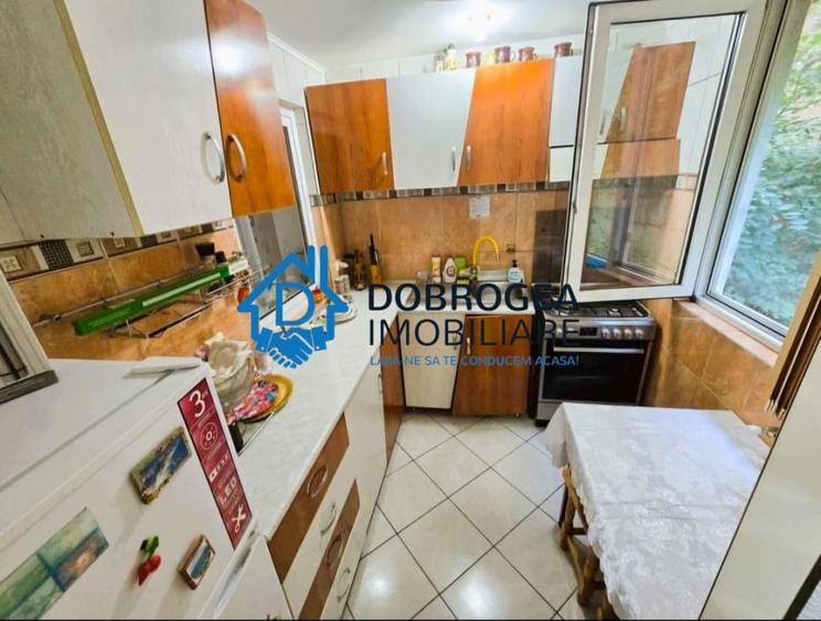 Apartament cu 2 camere decomandat, mobilat în Piața Nouă