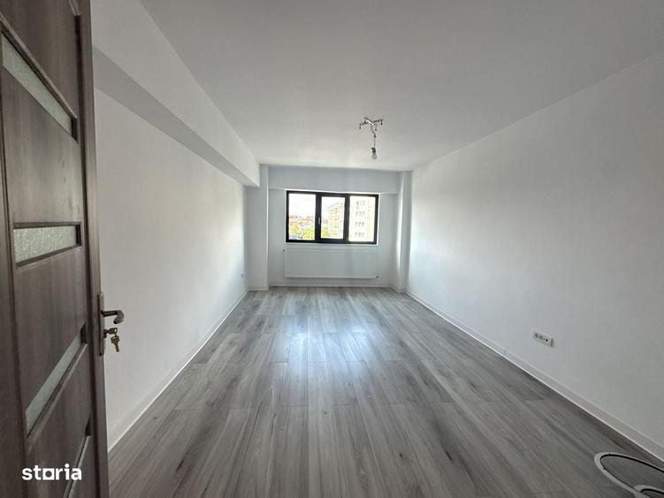 Apartament cu 4 camere decomandat în Prundu