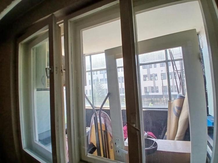Apartament cu 3 camere decomandat în Cetății