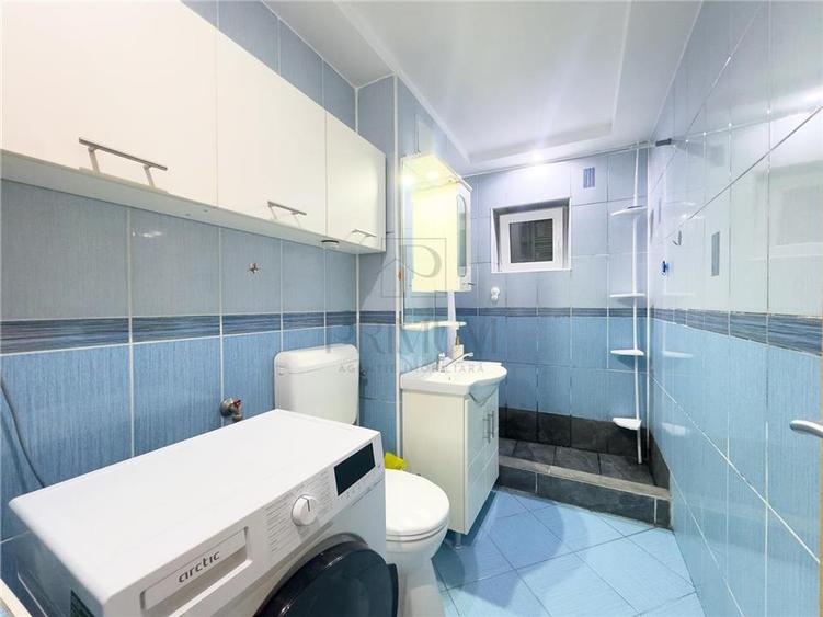 Apartament cu 3 camere decomandat, mobilat în Buziașului