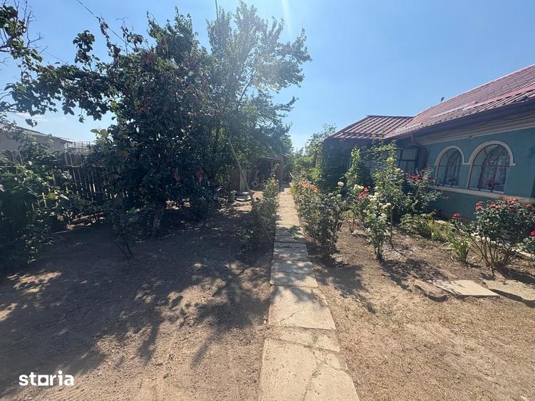 Casă cu 6 camere cu Teren 826 Mp în Fundeni