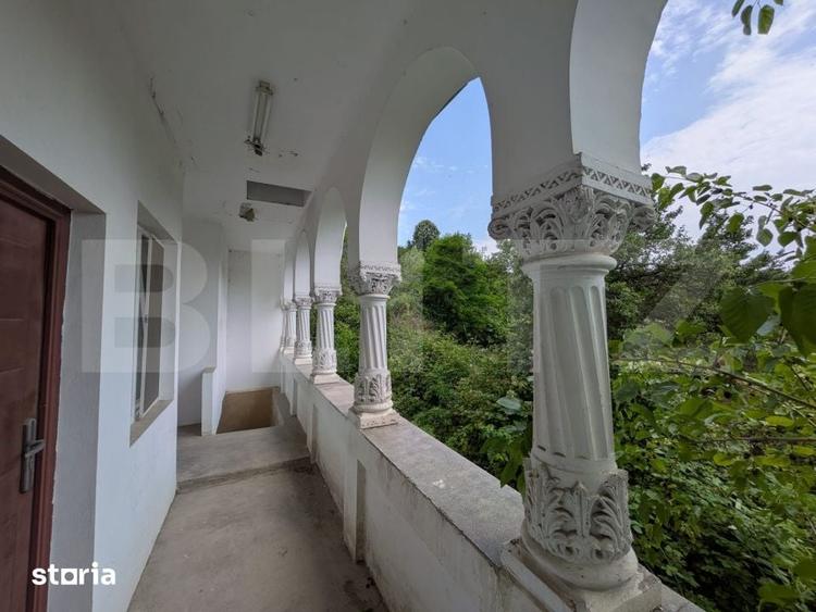 Casă cu 9 camere cu Teren 439 Mp în Central