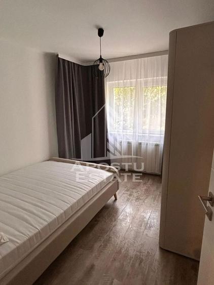Apartament cu 3 camere decomandat, mobilat în Aradului
