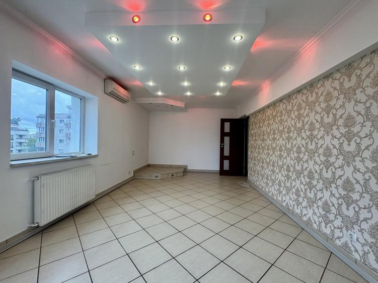 Apartament cu 3 camere decomandat în Decebal