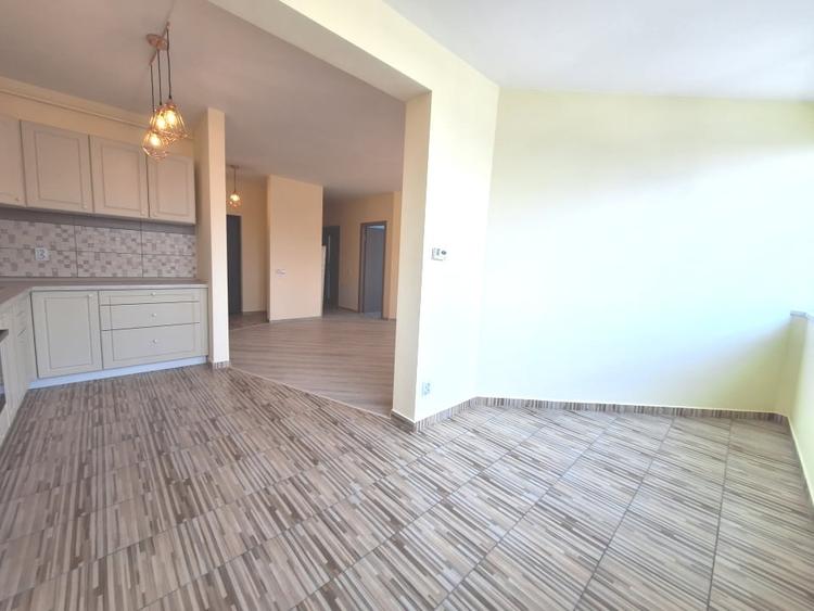 Apartament cu 3 camere, 86 mp, parcare, zona BMW - 6