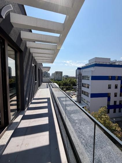 Apartament cu 3 camere decomandat în Aviației