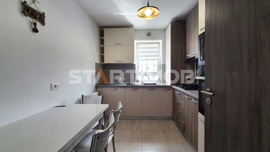 Apartament cu 2 camere decomandat, mobilat în Tractorul